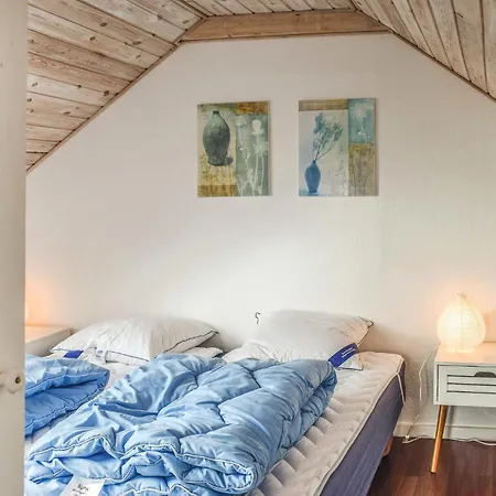 Three-bedroom In 克内贝尔