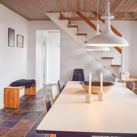 Vakantiehuis Three-bedroom In *