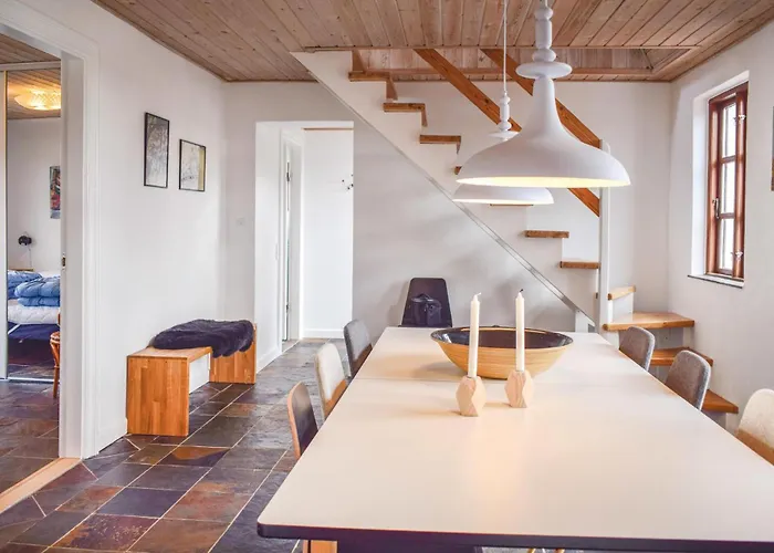 Σπίτι διακοπών Three-bedroom In *